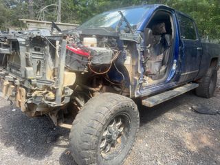 2015 Chevrolet Silverado 2500HD LTZ - Primary Damage Right Image